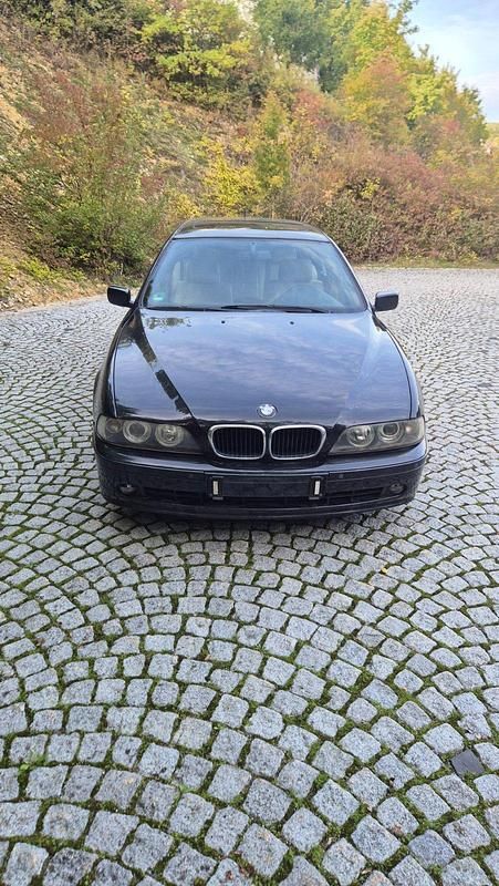 Schwarz Gebraucht 2001 BMW 525 Kombi | 1.300 € (Fairer Preis) - Bild 1/4