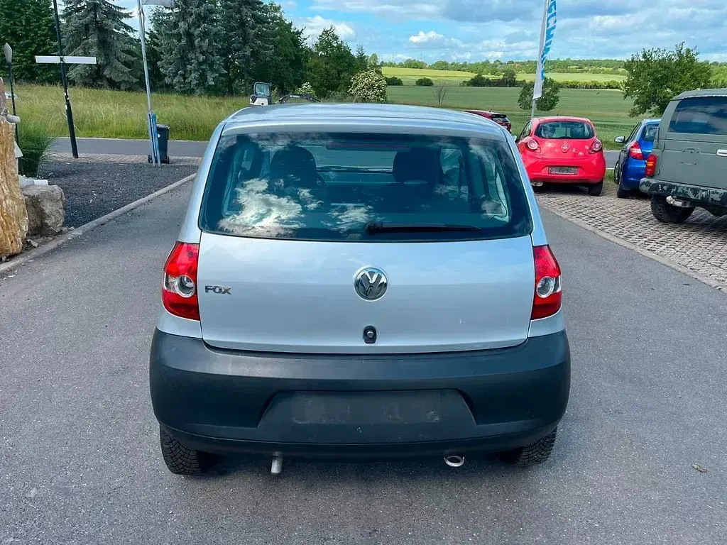 Gebraucht VW Fox Basis 54 PS (39 kW) 2007 Silber Kleinwagen