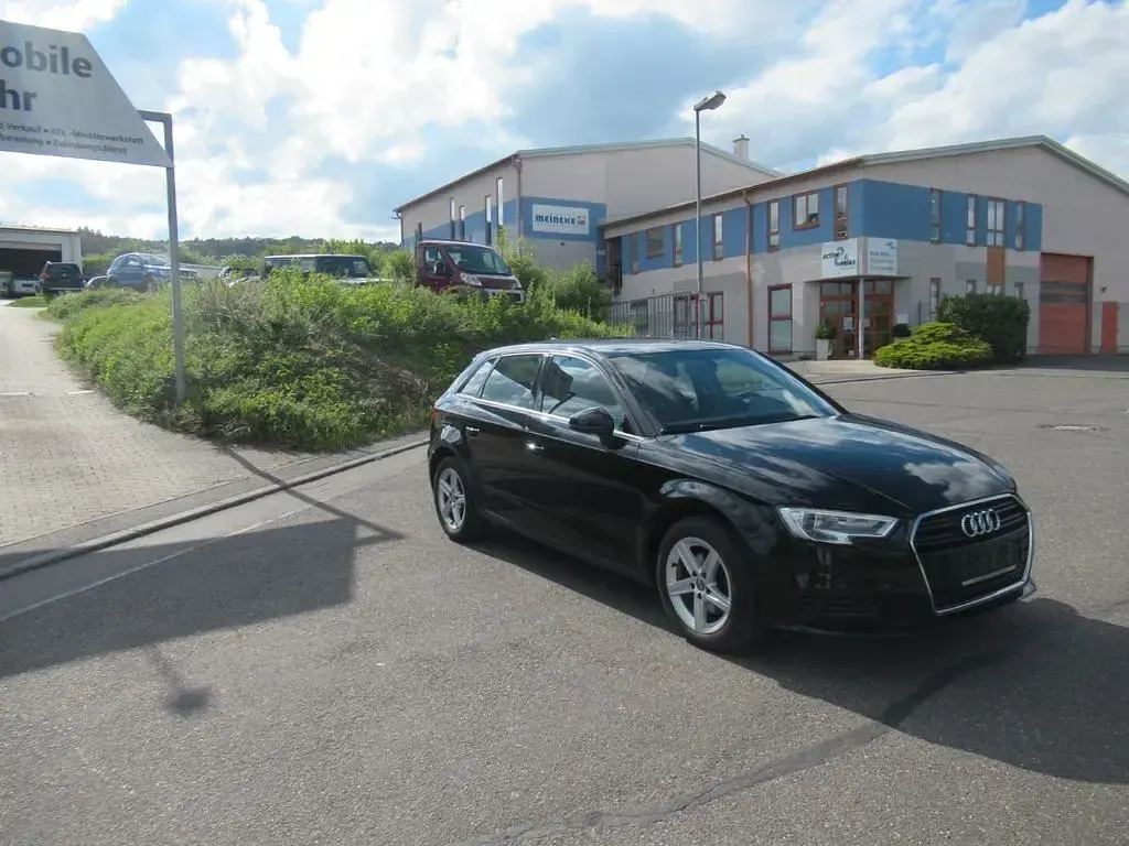 Gebraucht Audi A3 Comfort 150 PS (110 kW) 2017 Schwarz Limousine