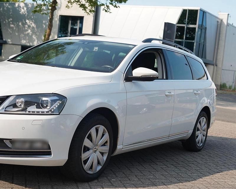 Gebraucht VW Passat Comfortline 150 PS (110 kW) 2011 Weiß Kombi