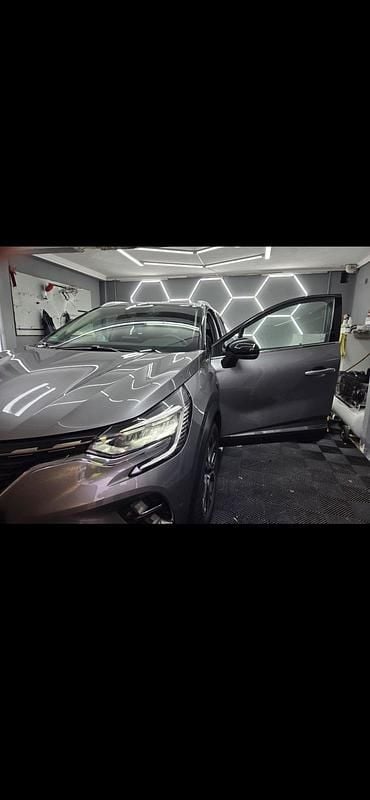 Grau Gebraucht 2021 Renault Captur SUV | 16.500 € (Guter Preis) - Bild 1/4