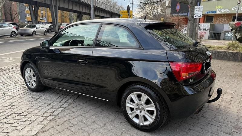 Gebraucht Audi A1 Attraction 122 PS (89 kW) 2011 Schwarz Kleinwagen