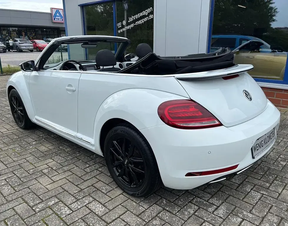 Gebraucht VW Beetle Cabriolet Design 105 PS (77 kW) 2018 Pure white Cabrio