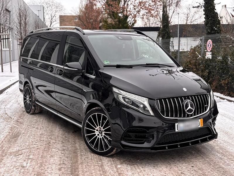 Schwarz Gebraucht 2014 Mercedes V220 Avantgarde Van / Kleinbus | 25.990 € (Teuer) - Bild 1/4