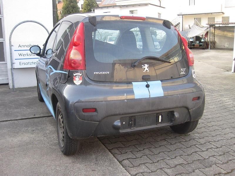 Gebraucht Peugeot 107 68 PS (50 kW) 2010 Blau Kleinwagen
