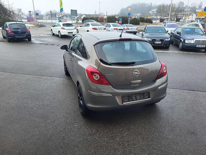 Gebraucht Opel Corsa Active 87 PS (63 kW) 2013 Muskatgrau/muskat braun(m2) Kleinwagen