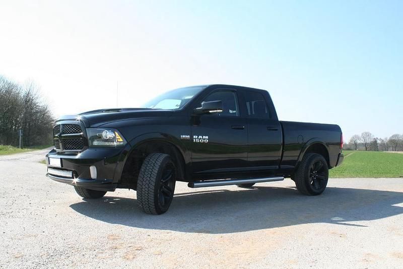 Schwarz Gebraucht 2014 Dodge Ram Abholung | 26.999 € (Fairer Preis) - Bild 1/4