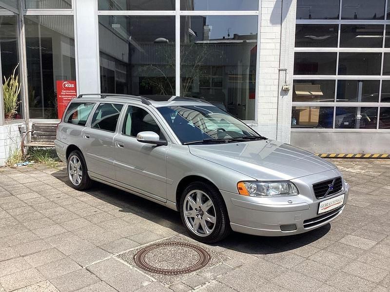 Silber Gebraucht 2007 Volvo V70 Kombi | 9.450 € - Bild 1/4