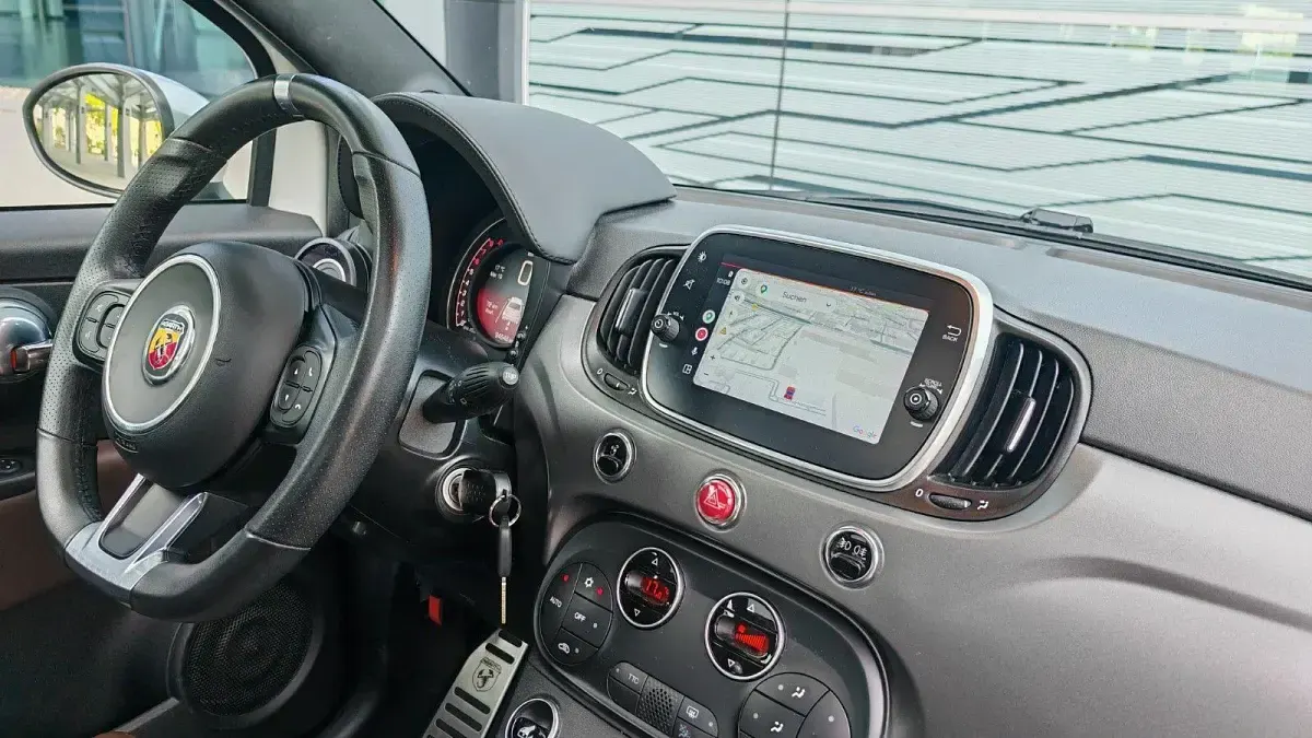 Gebraucht Abarth 595 Turismo 165 PS (121 kW) 2021 Weiß Kleinwagen