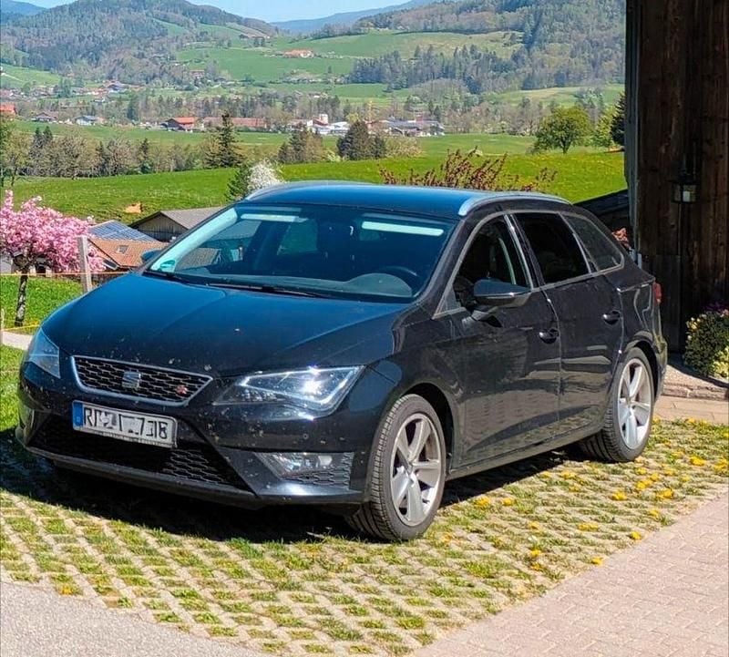 Schwarz Gebraucht 2016 Seat Leon ST FR Kombi | 7.850 € (Superpreis) - Bild 1/4