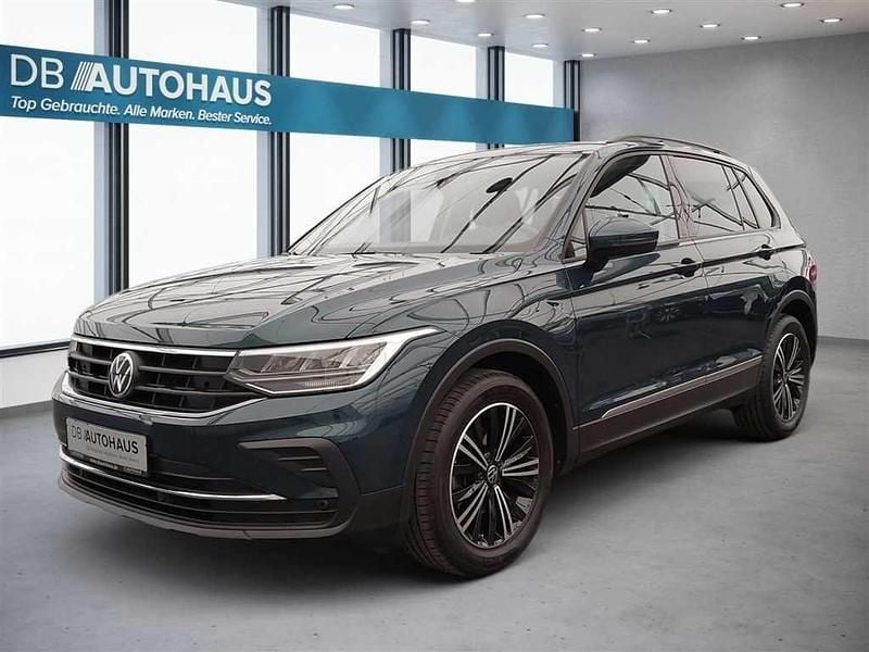 Blau Gebraucht 2023 VW Tiguan Life SUV | 28.580 € (Fairer Preis) - Bild 1/4