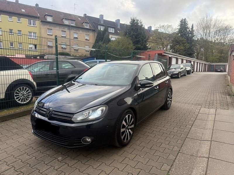 Gebraucht VW Golf VI Team 122 PS (89 kW) 2010 Schwarz Kleinwagen