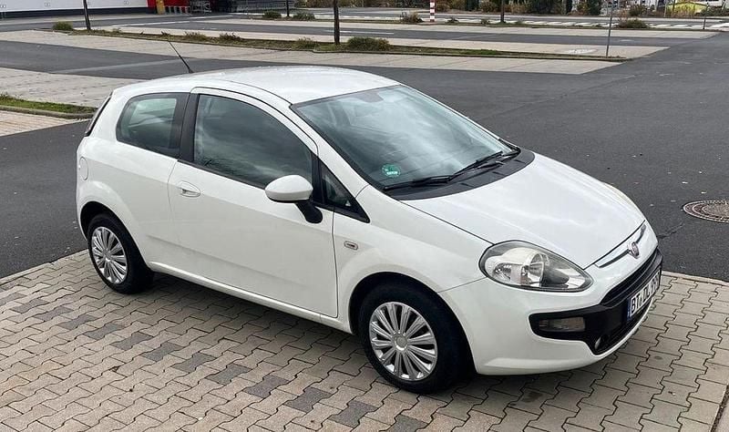 Weiß Gebraucht 2010 Fiat Punto Evo Kleinwagen | 1.660 € (Guter Preis) - Bild 1/4