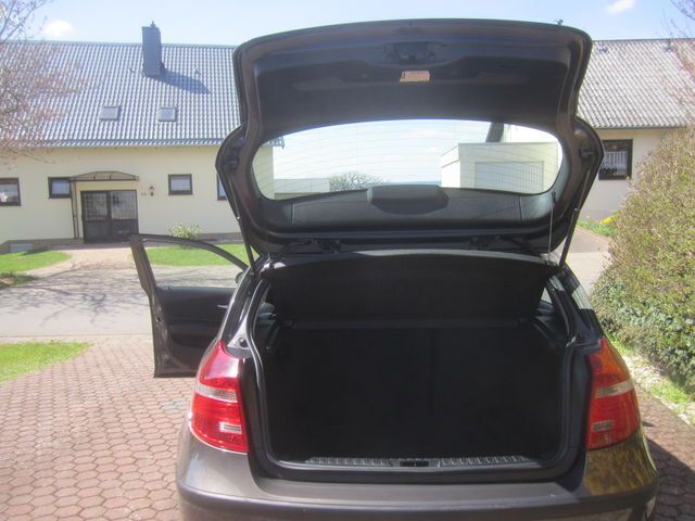 Gebraucht BMW 118 185 PS (136 kW) 2007 Braun metallic Kleinwagen