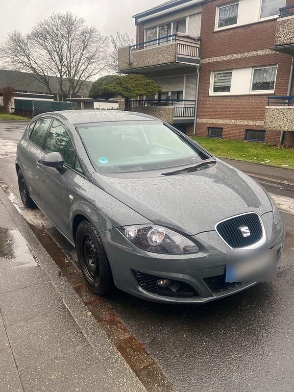 Grau Gebraucht 2009 Seat Leon Kleinwagen | 2.650 € (Fairer Preis) - Bild 1/4