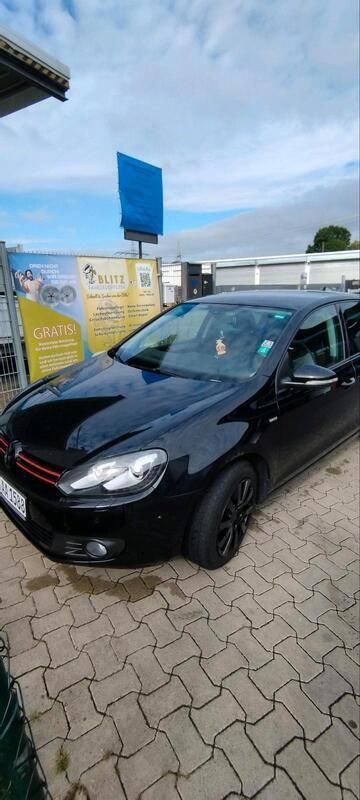 Schwarz Gebraucht 2012 VW Golf VI Match Limousine | 8.000 € (Etwas zu teuer) - Bild 1/4