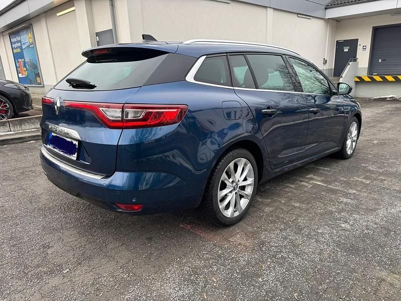 Gebraucht Renault Mégane GrandTour Intens 132 PS (97 kW) 2017 Blau Kombi