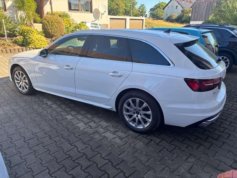 Gebraucht Audi A4 204 PS (150 kW) 2024 Arkonaweiss Kombi