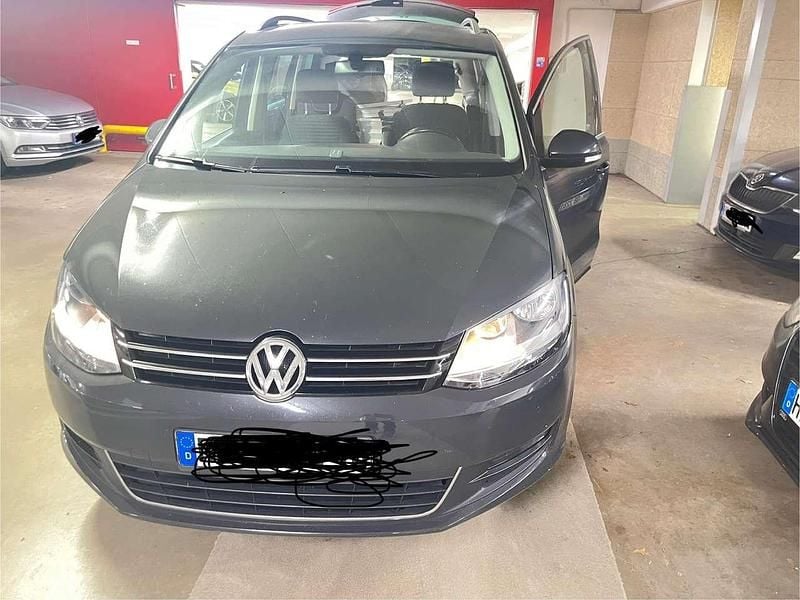 Grau Gebraucht 2014 VW Sharan Van / Kleinbus | 10.300 € (Guter Preis) - Bild 1/4