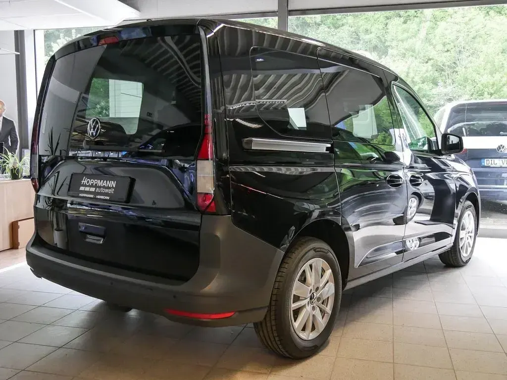 Neu VW Caddy 102 PS (75 kW) 2026 Schwarz Van / Kleinbus