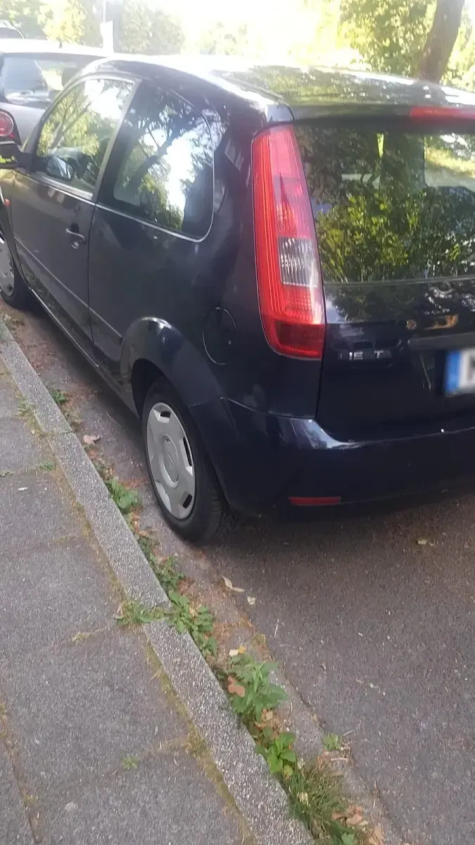 Gebraucht Ford Fiesta 60 PS (44 kW) 2005 Blau Kleinwagen