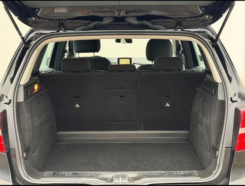 Gebraucht Mercedes B180 122 PS (89 kW) 2012 Schwarz Van / Kleinbus