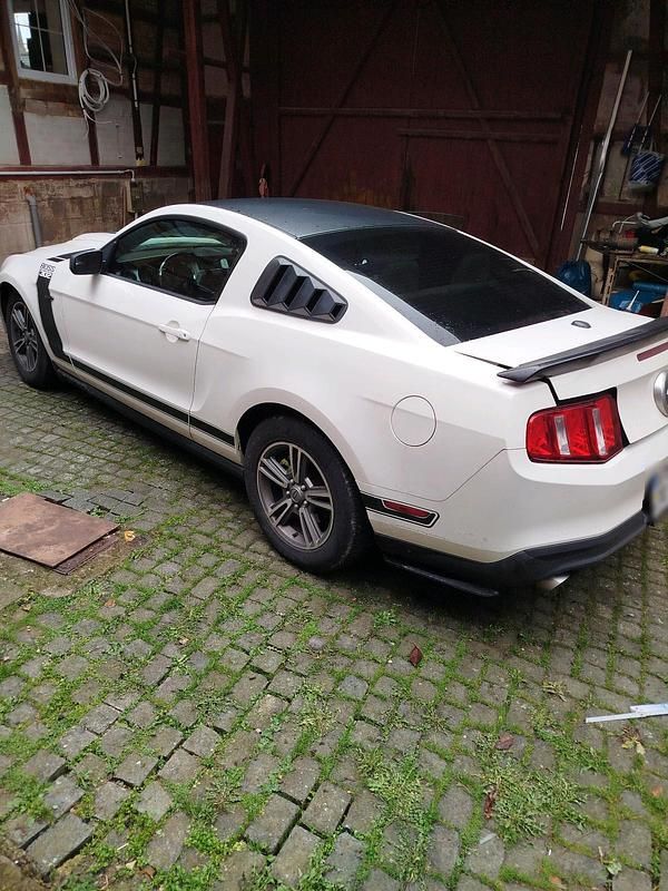Gebraucht Ford Mustang 309 PS (227 kW) 2012 Weiß Coupé