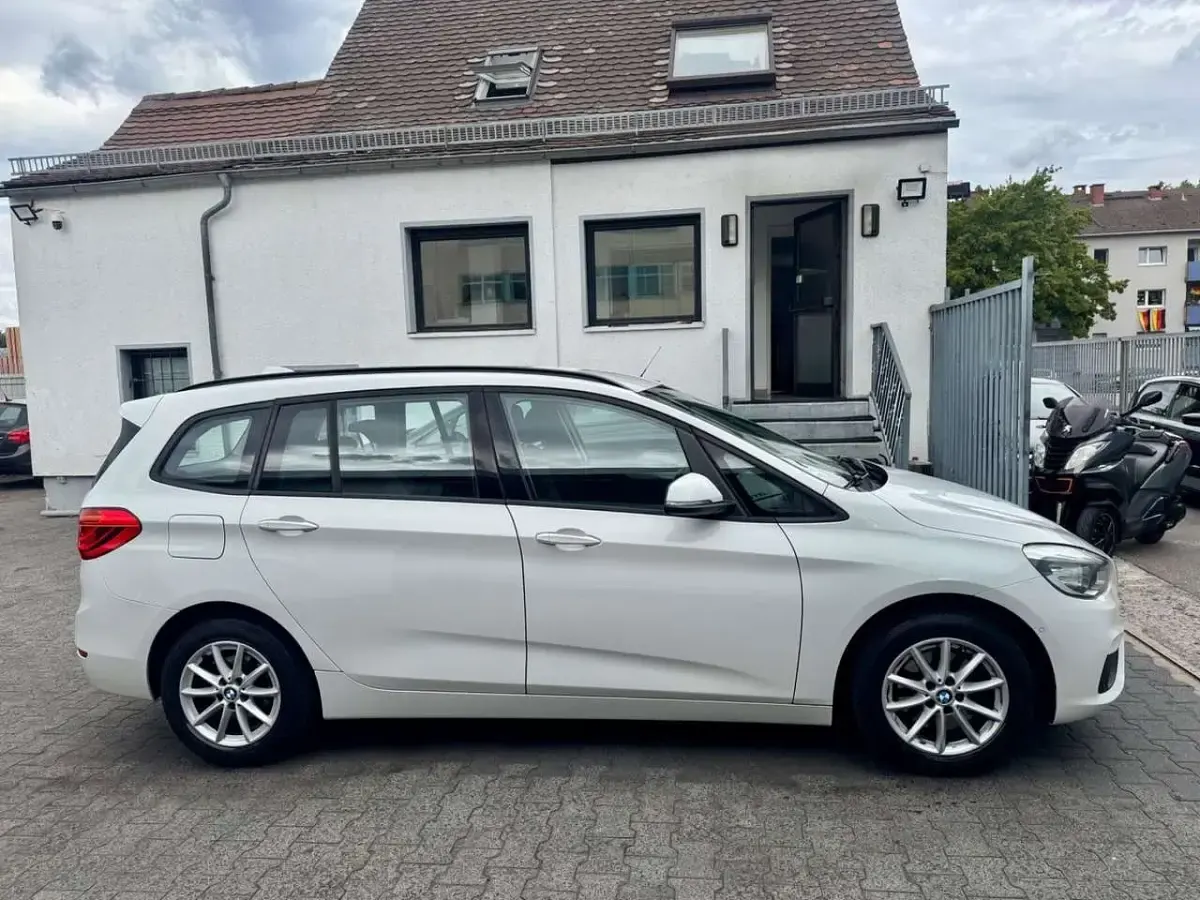 Gebraucht BMW 218 Advantage 150 PS (110 kW) 2015 Alpinweiss iii Kombi
