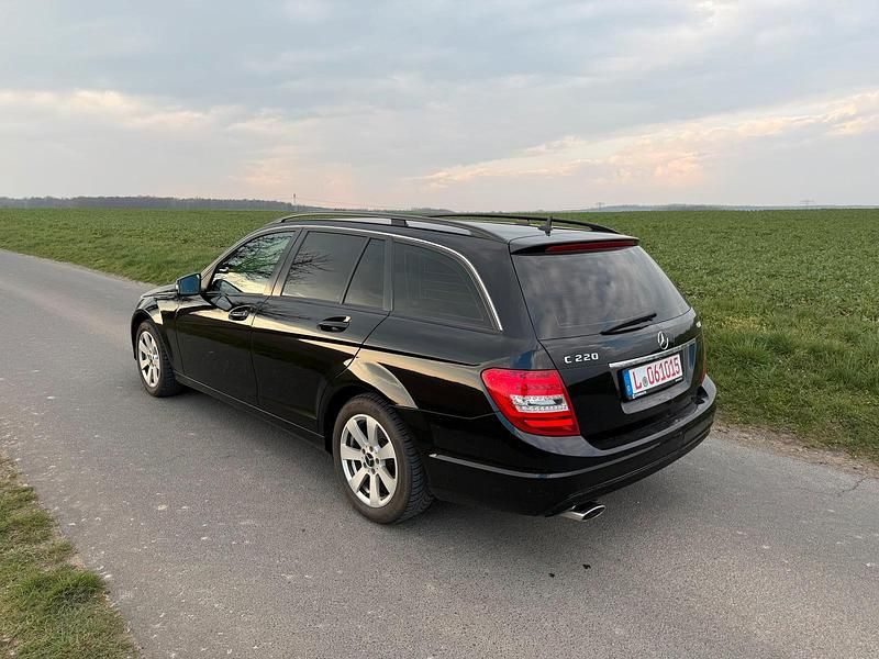 Gebraucht Mercedes C220 170 PS (125 kW) 2013 Schwarz Kombi