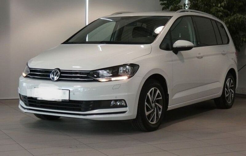 Weiß Gebraucht 2017 VW Touran Sound Van / Kleinbus | 16.950 € (Etwas zu teuer) - Bild 1/4