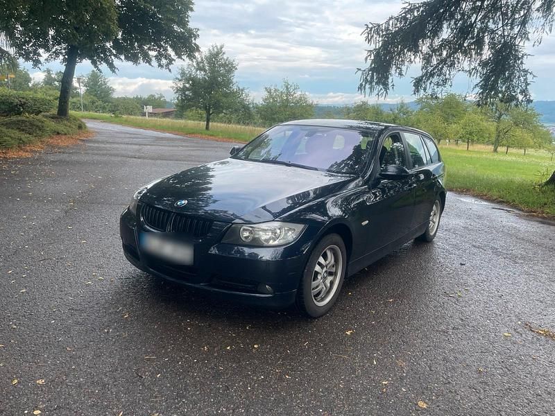 Blau Gebraucht 2006 BMW 318 Kombi | 2.999 € - Bild 1/4