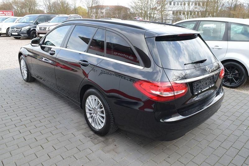 Gebraucht Mercedes C220 170 PS (125 kW) 2015 Schwarz Kombi