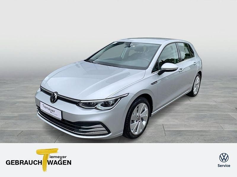 Silber Gebraucht 2021 VW Golf VIII Style Limousine | 21.680 € (Superpreis) - Bild 1/4