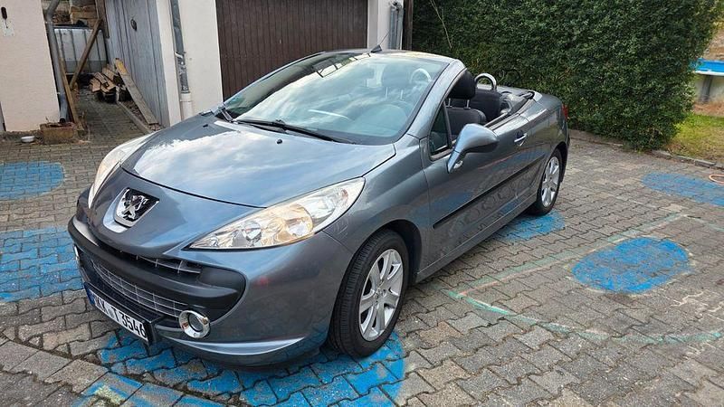 Grau Gebraucht 2008 Peugeot 207 CC Filou Cabrio | 2.450 € (Guter Preis) - Bild 1/4