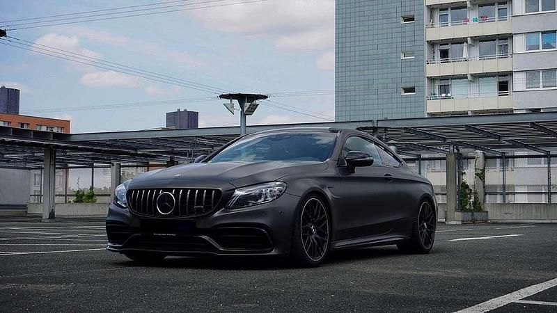 Grau Gebraucht 2018 Mercedes C63 AMG AMG Coupé | 57.500 € (Fairer Preis) - Bild 1/4