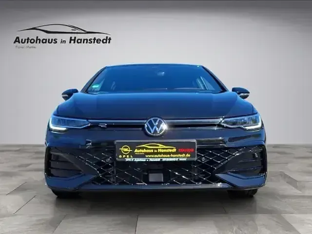 Gebraucht VW Golf VIII R-line 150 PS (110 kW) 2025 Schwarz Limousine