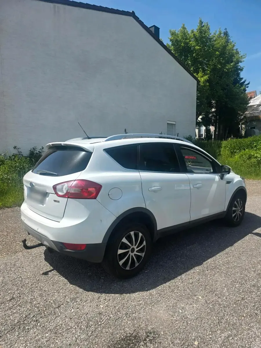 Gebraucht Ford Kuga 131 PS (96 kW) 2009 Weiß SUV