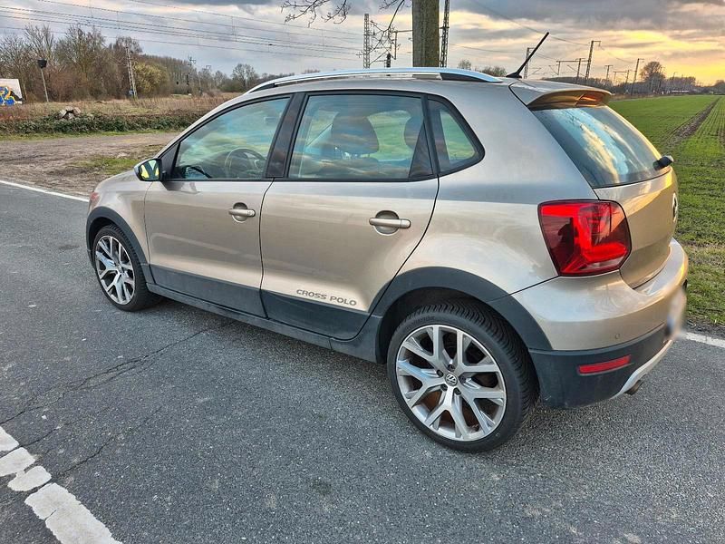 Gebraucht VW Polo Cross 105 PS (77 kW) 2015 Braun Kleinwagen