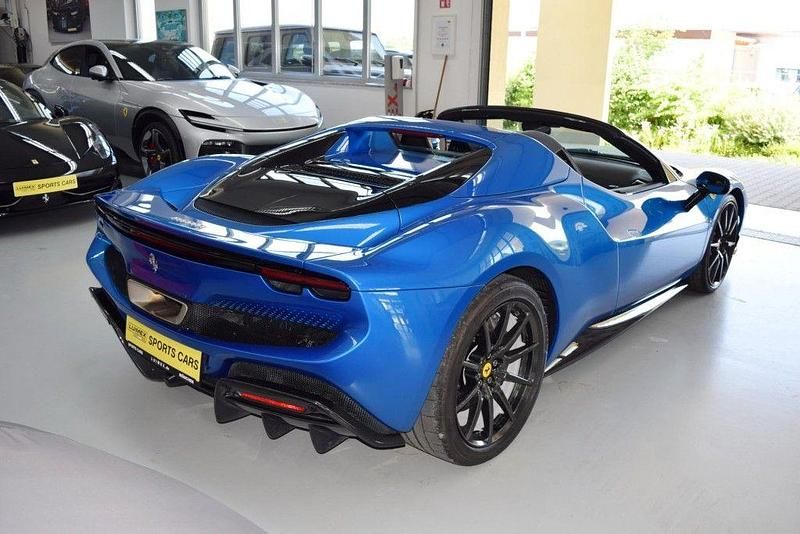 Second-hand Ferrari 296 829 CP (609 kW) 2022 Albastru Cabrio