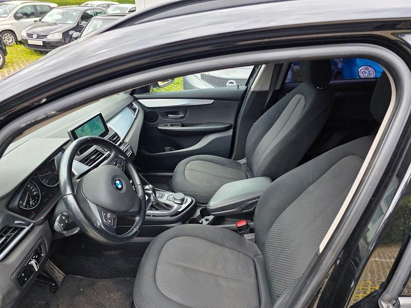 Gebraucht BMW 218 Active Tourer Advantage 150 PS (110 kW) 2017 Schwarz Van / Kleinbus