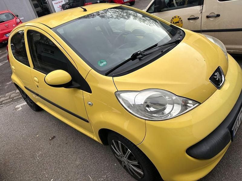 Gebraucht Peugeot 107 Filou 68 PS (50 kW) 2006 Gelb Kleinwagen