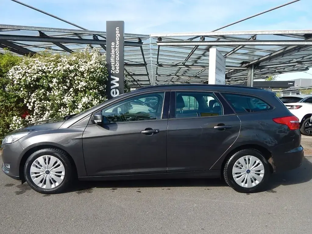 Gebraucht Ford Focus Business Edition 125 PS (91 kW) 2018 Magneticgrau Kombi