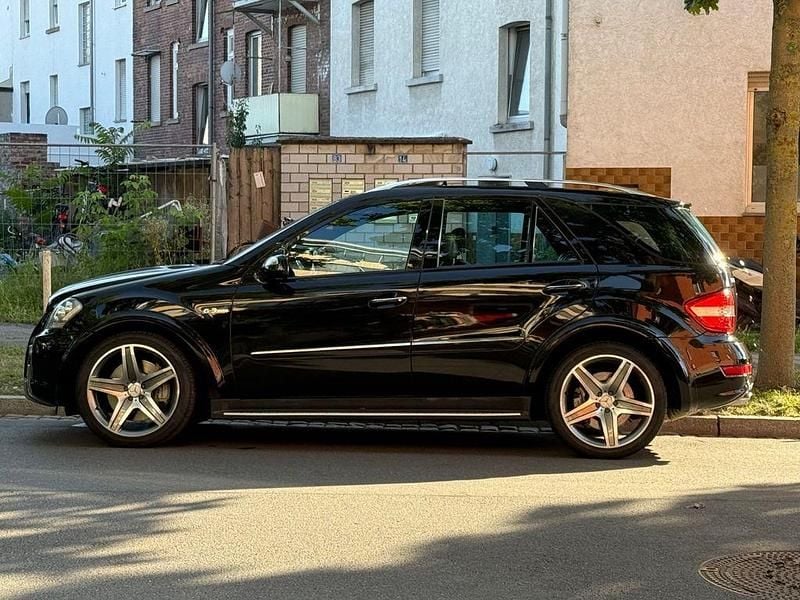 Gebraucht Mercedes ML63 AMG AMG 510 PS (375 kW) 2010 Schwarz SUV