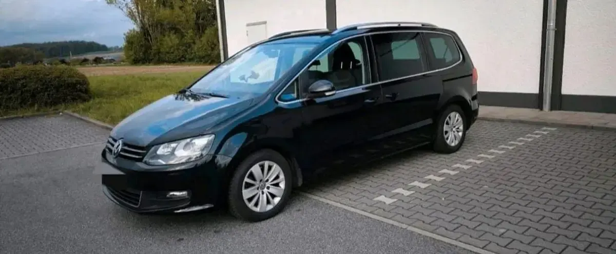 Gebraucht VW Sharan Trendline 140 PS (102 kW) 2012 Schwarz Van / Kleinbus