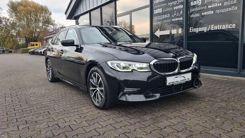 Schwarz Gebraucht 2021 BMW 320 Sport Line Limousine | 23.990 € (Superpreis) - Bild 1/4