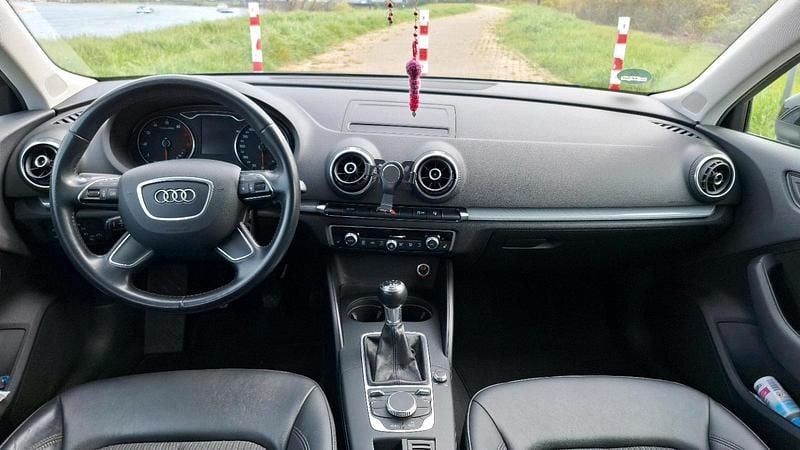 Gebraucht Audi A3 Sportback S-Line 125 PS (91 kW) 2015 Schwarz Kleinwagen