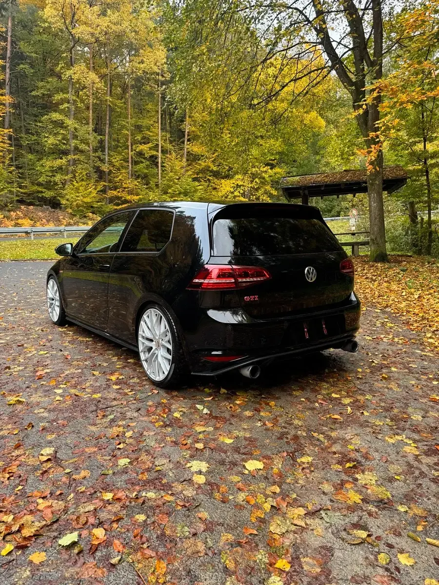 Gebraucht VW Golf VII GTI 230 PS (169 kW) 2015 Schwarz Kleinwagen