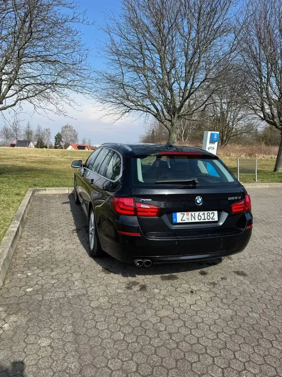 Gebraucht BMW 525 218 PS (160 kW) 2012 Schwarz Kombi