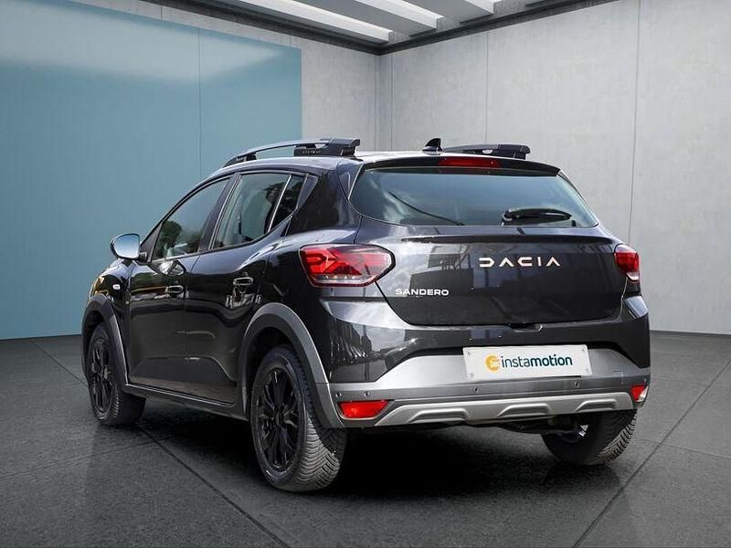 Gebraucht Dacia Sandero Stepway 110 PS (80 kW) 2024 Schwarz Kleinwagen