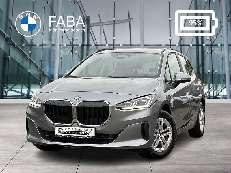 Grau Gebraucht 2022 BMW 225 Active Tourer Performance Van / Kleinbus | 26.390 € (Guter Preis) - Bild 1/4